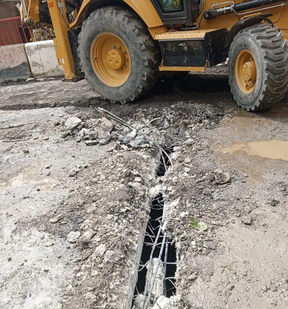 В рамках восстановления Красного моста идёт устройство пешеходной переправы